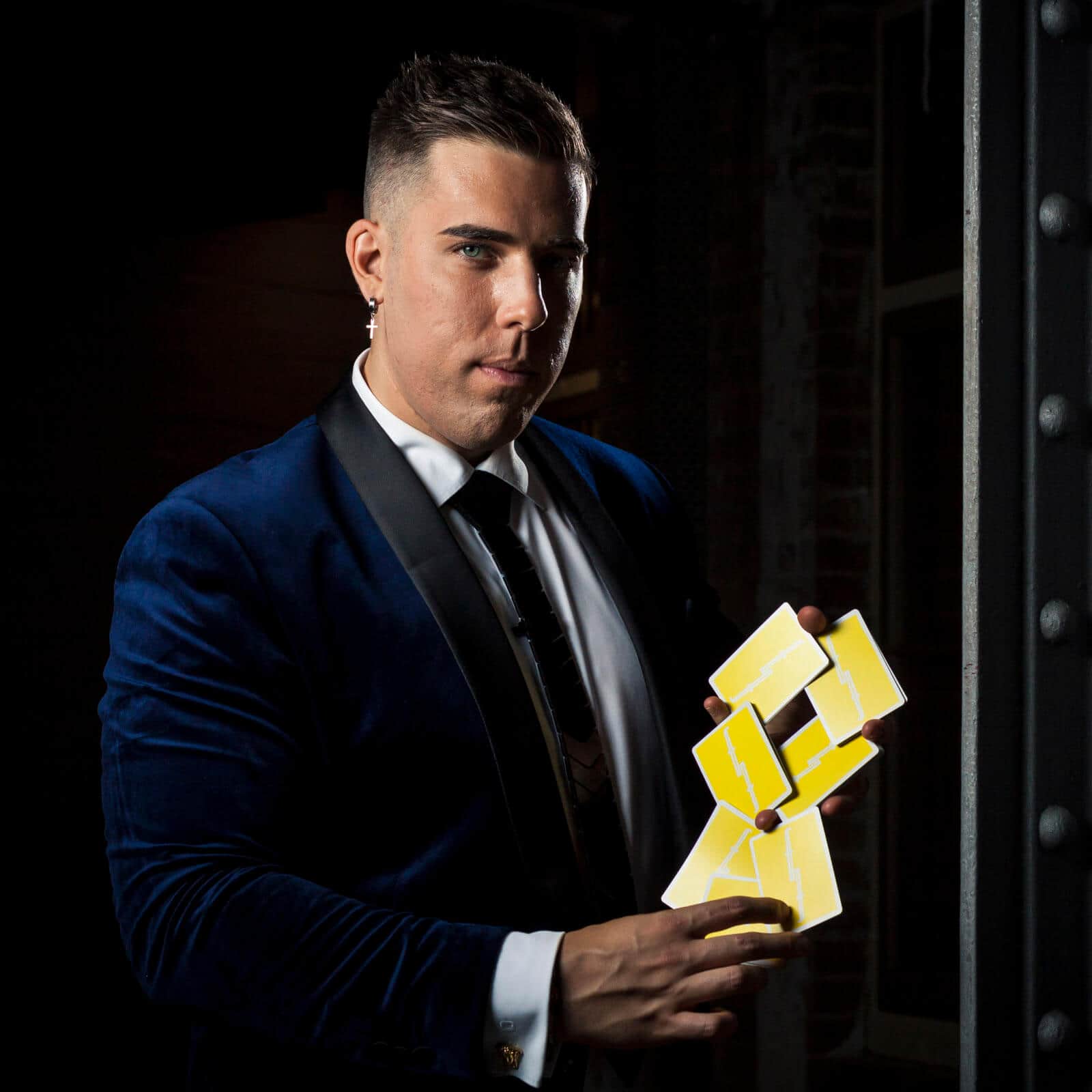 corporate-magician-sydney-roving-wedding-magicians