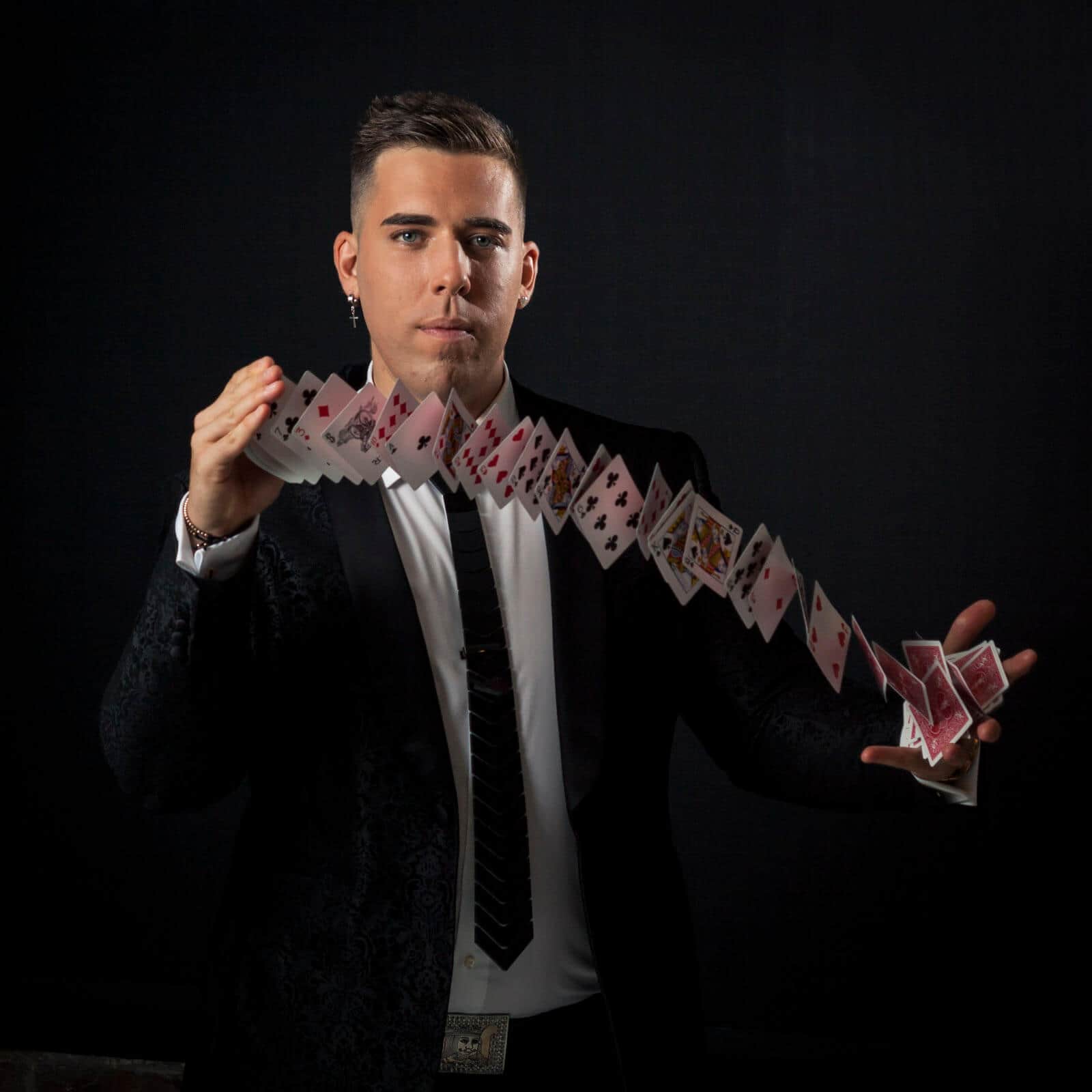 corporate-magician-sydney-roving-wedding-magicians